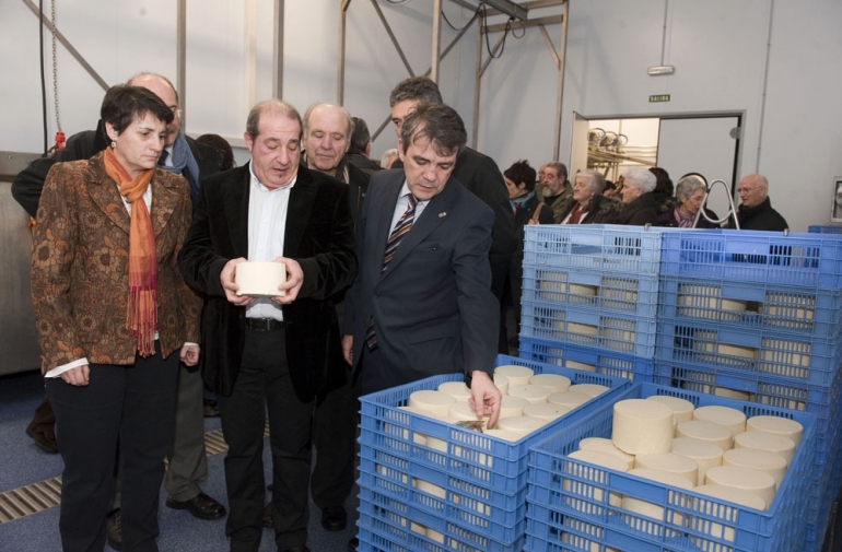 Inauguracin de las nuevas instalaciones de Quesos Larra