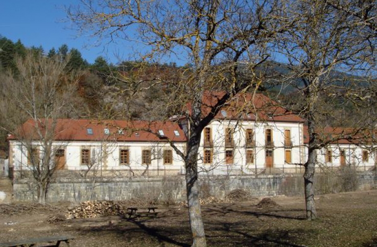 Paralizaci�n de las obras del Colegio de Erronkari