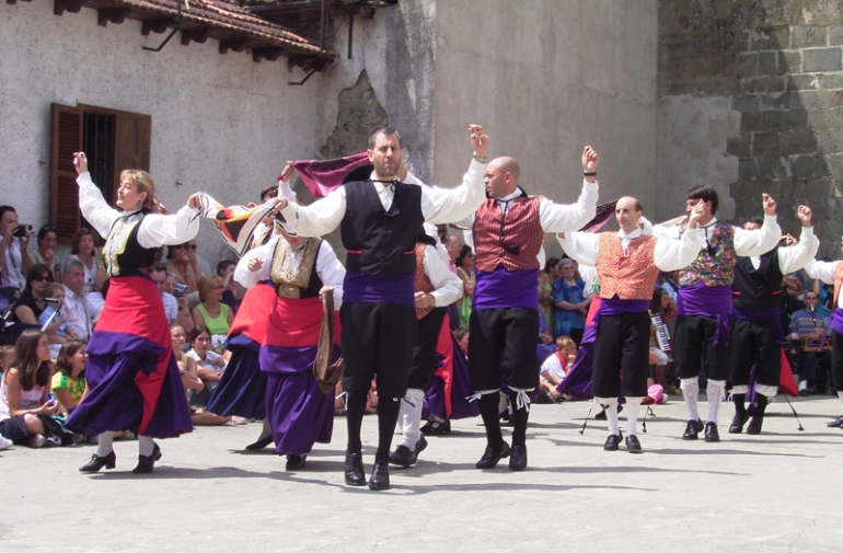 Gure dantzak en Izaba