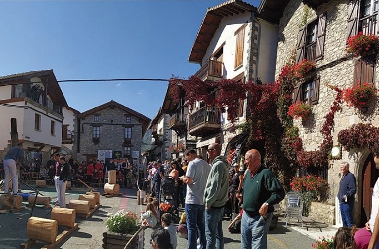 Fiesta de la madera en Burgi