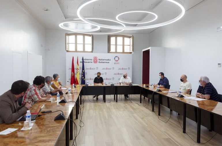 La presidenta Chivite se rene con la Mesa del Pirineo
