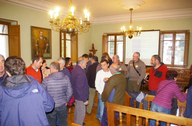 El Gobierno de Navarra propone a los valles pirenaicos un plan de medidas ante la reintroduccin del