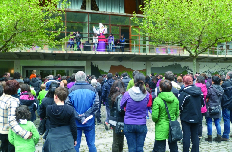  Burgi, organizando el Uskararen eguna