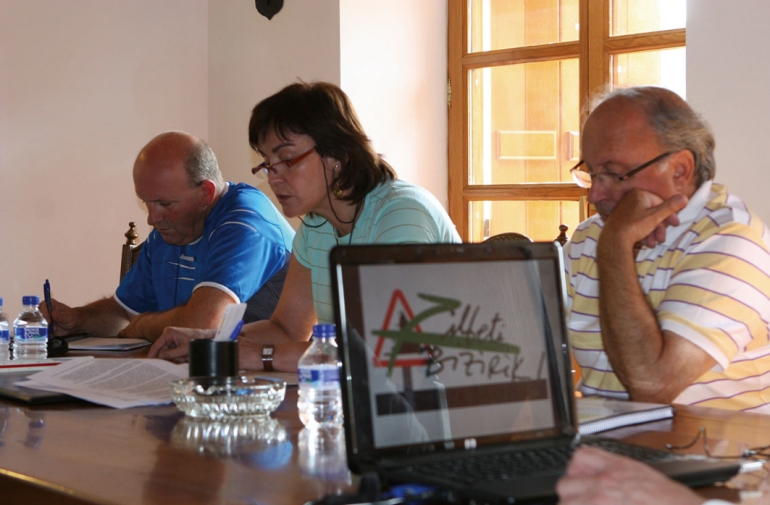 Monte Alduide se presenta en pblico