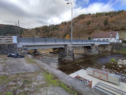 Arreglos en el puente de Ezkaroze
