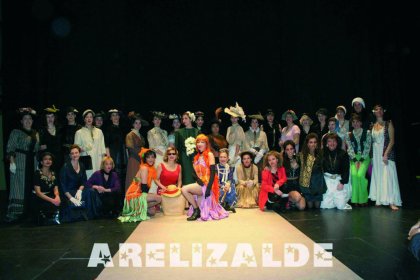 100 aos de moda femenina en Auritz