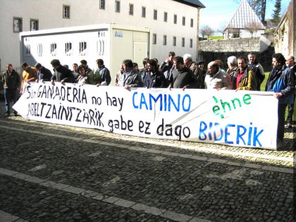 Ganaderos de EHNE del Pirineo se concentran en Orreaga