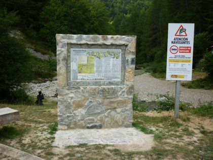 Un sendero en Irati que une dos pueblos y una cultura